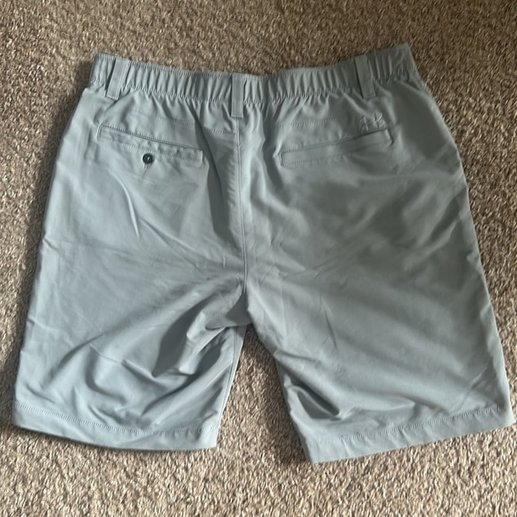 EUC Under Armour HEAT GEAR golf shorts - Picture 4 of 8